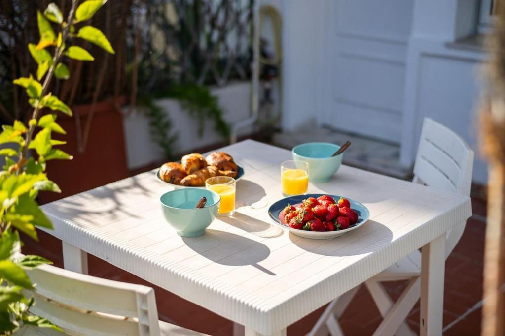 L'Oiseau Bleu - Terrasse - Parking Collectif - Climatisation Apartment Menton Ngoại thất bức ảnh